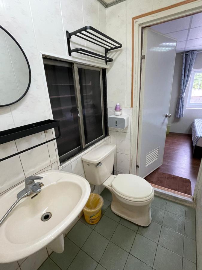 Bed and Breakfast 海人生海景民宿cest La Vie Lyudao Exterior foto