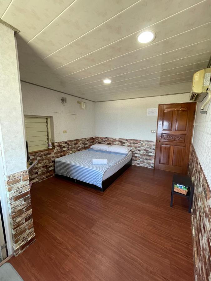 Bed and Breakfast 海人生海景民宿cest La Vie Lyudao Exterior foto