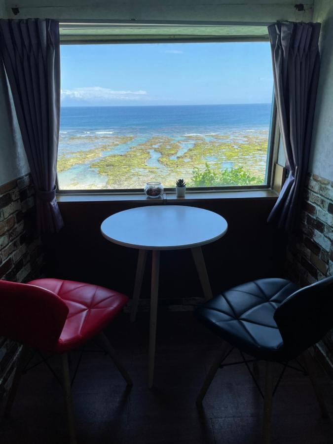 Bed and Breakfast 海人生海景民宿cest La Vie Lyudao Exterior foto